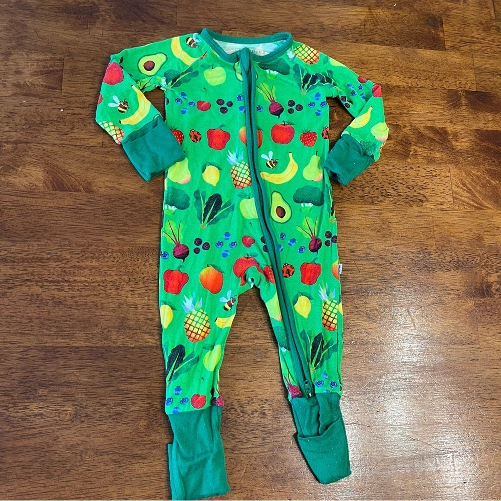Little Sleepies once upon a farm Green Fruit Print Kids Footie size 3-6 months - Picture 1 of 4